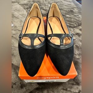 Easy Spirit Black Flats